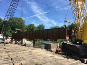 Installation of bridge for Iowa Interstate Railroad